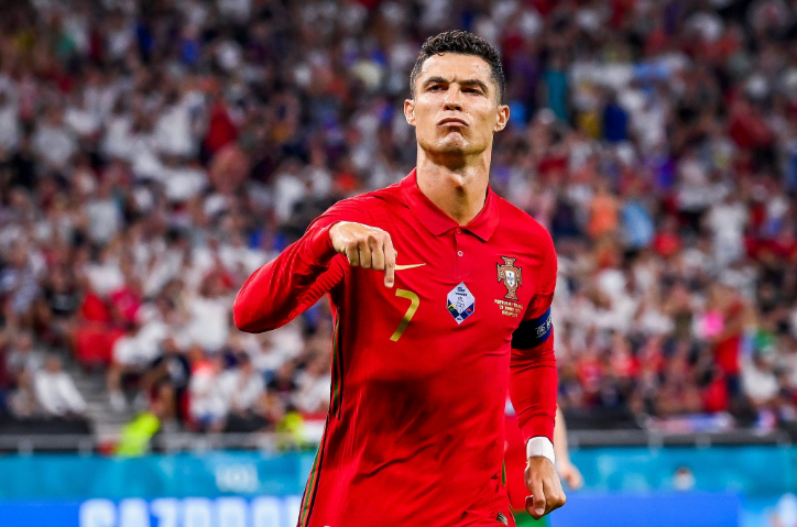  哈兰德蝉联月度最佳，进球效率创纪录  