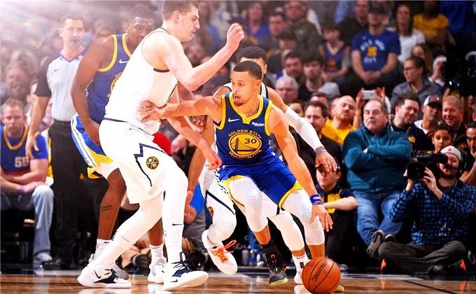  太阳加时险胜掘金登顶西部  